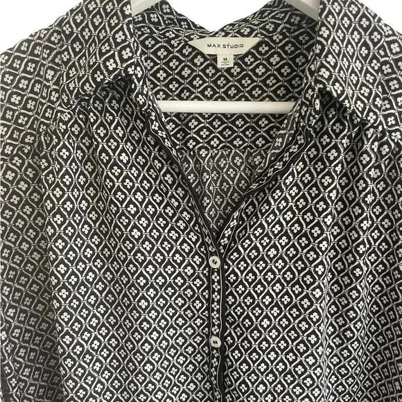 Max Studio 3/4 Button Down Geometric Blue White Blouse Size Medium - Picture 3 of 7